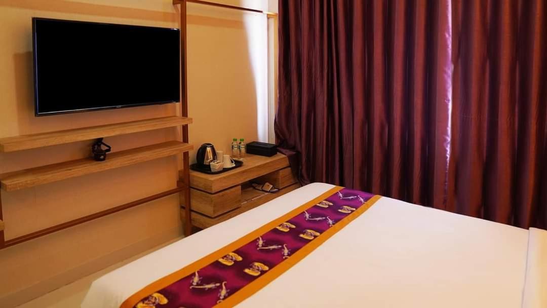 Elohim Hotel Sentani Jayapura Exteriér fotografie